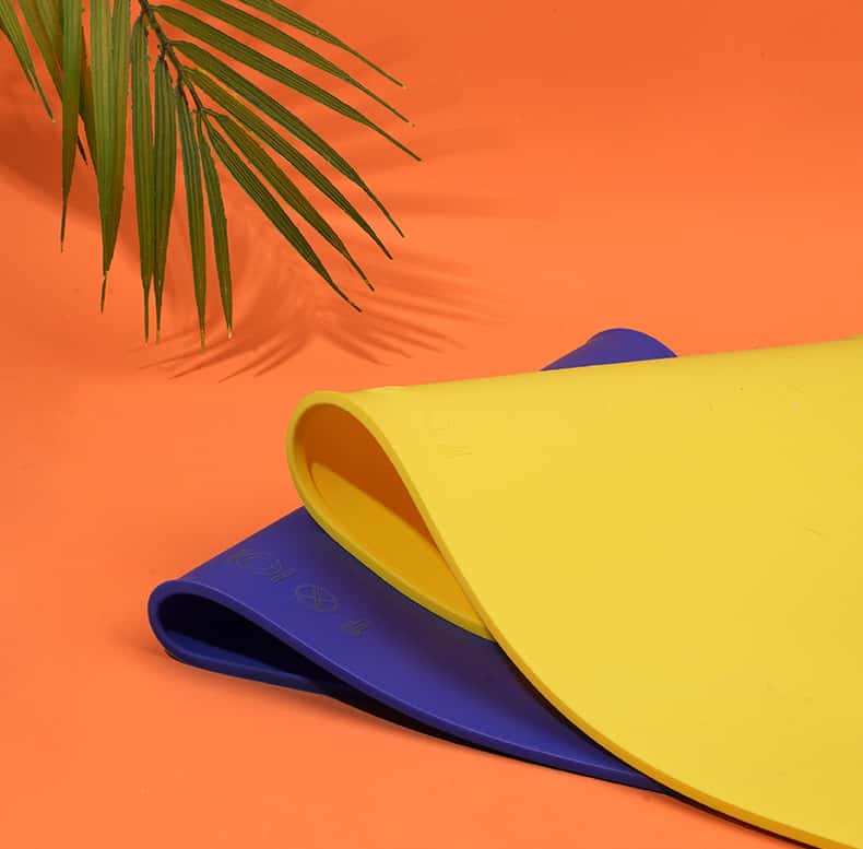Geometric Colorblock Feeding Mat