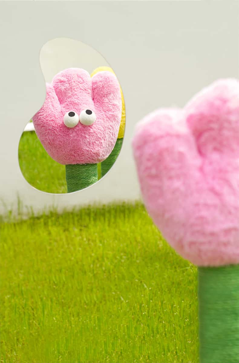 Tulip Cat Scratching Post