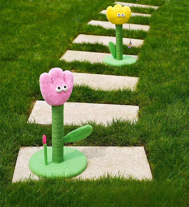 Tulip Cat Scratching Post