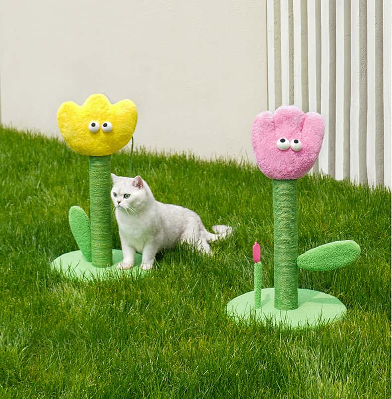 Tulip Cat Scratching Post