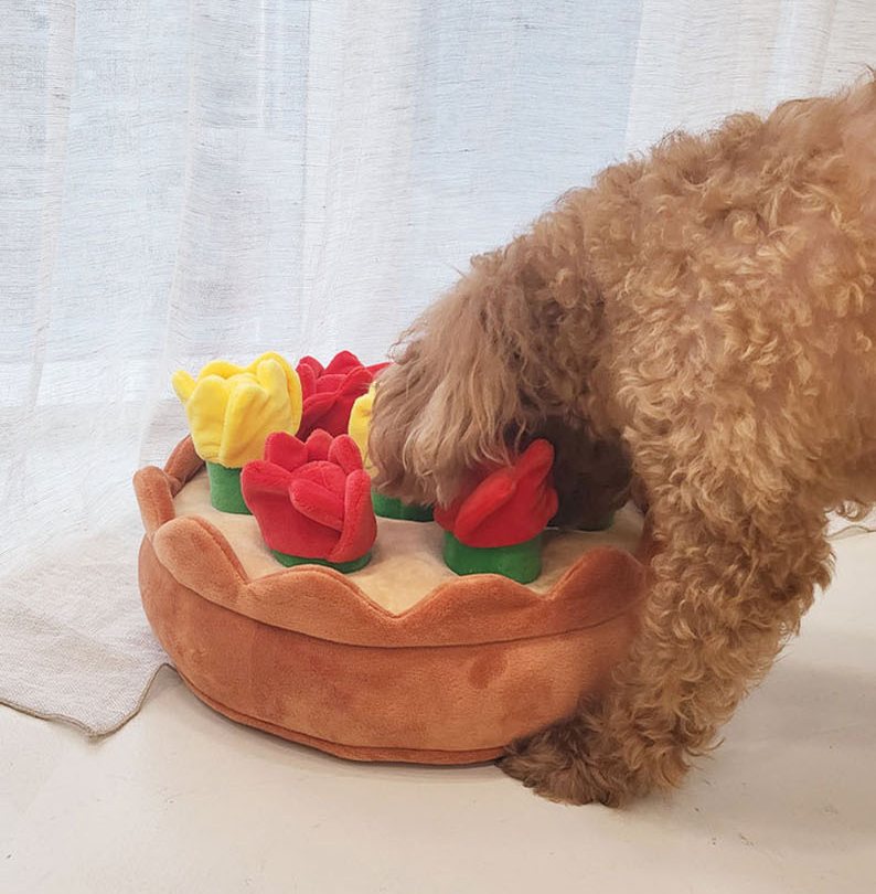 Interactive Snuffle Toy for Dogs - Tulip Planter